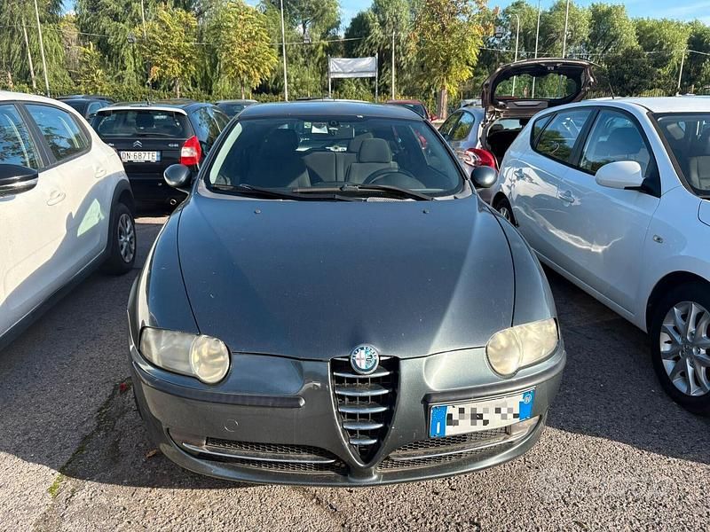 Usata Alfa Romeo 147 Progression 150 CV (110 kW) 2001 Grigio Utilitaria