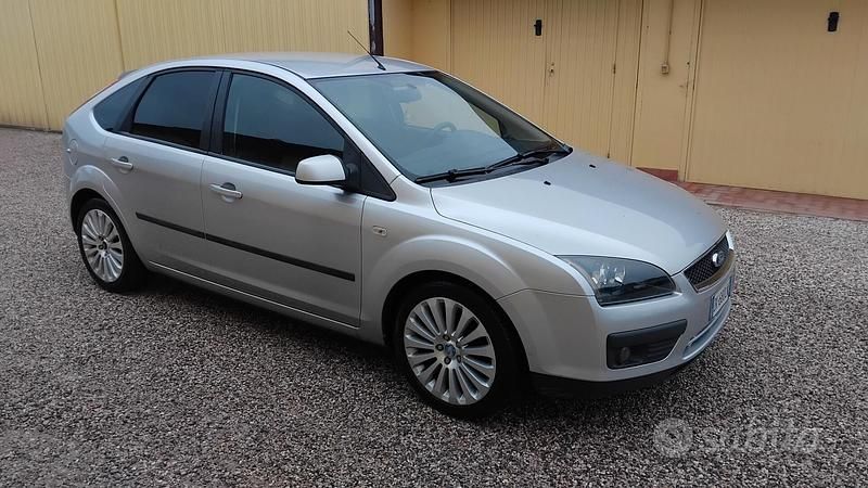 Usata Ford Focus 90 CV (66 kW) 2007 Grigio Berlina
