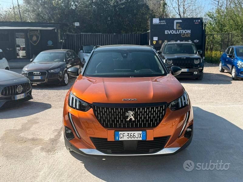 Usata Peugeot 2008 GT-line 110 CV (80 kW) 2021 Arancione SUV