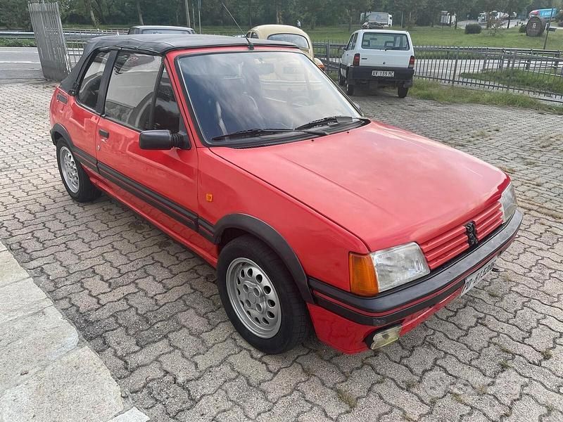 Rosso Usata 1992 Peugeot 205 Cabrio | 6900 € - Immagine 1/4