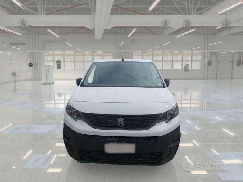 Usata Peugeot Partner Premium 131 CV (96 kW) 2019 Bianco Monovolume