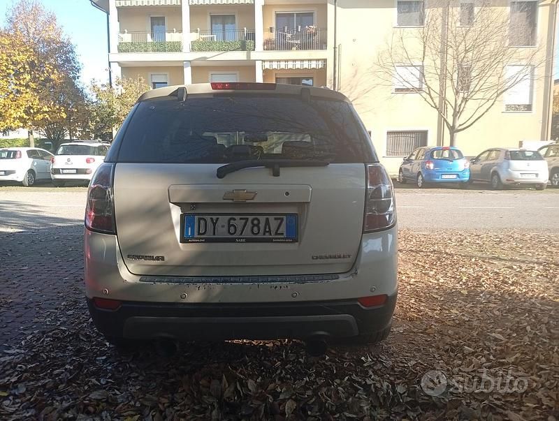 Usata Chevrolet Captiva 150 CV (110 kW) 2009 Bianco SUV