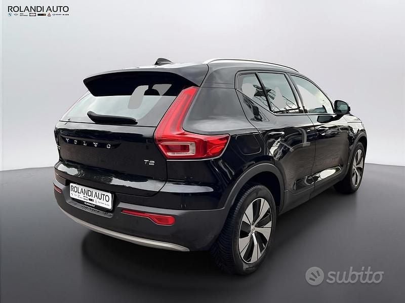 Usata Volvo XC40 Momentum 129 CV (94 kW) 2022 Nero SUV