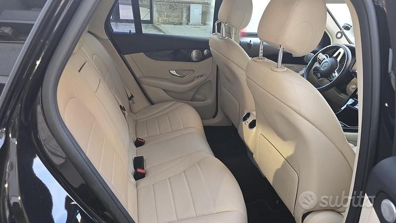 Usata Mercedes GLC200 Business 163 CV (119 kW) 2019 Nero SUV