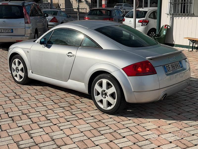 Usata Audi TT 179 CV (131 kW) 2002 Grigio Coupé