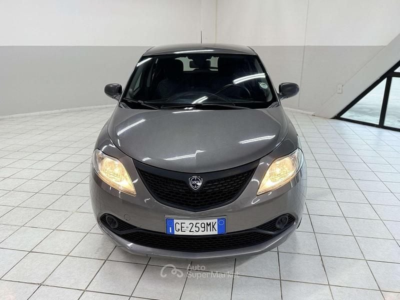 Argento Usata 2021 Lancia Ypsilon Gold Due volumi | 12.000 € (Cara) - Immagine 1/4