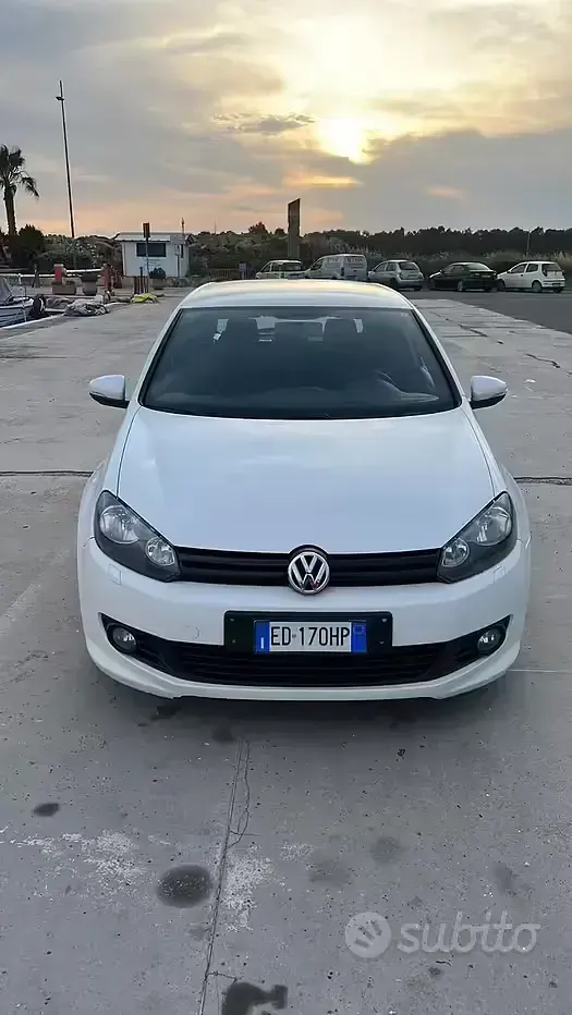 Usata VW Golf VI 122 CV (89 kW) 2010 Bianco Utilitaria