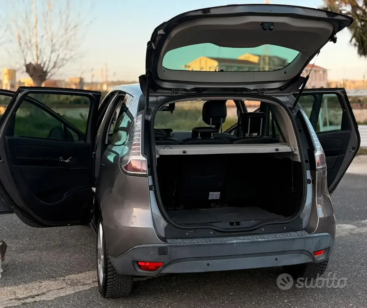 Usata Renault Scenic E-Tech XMOD 2013 Grigio Berlina