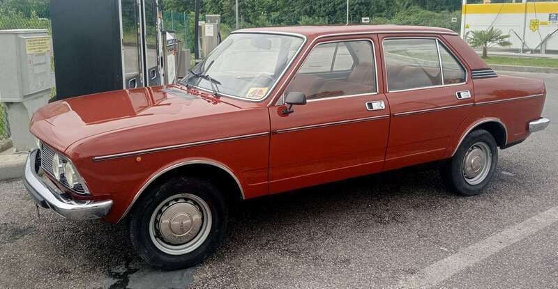 Arancione Usata 1976 Fiat 1600 Tre volumi | 7600 € - Immagine 1/4