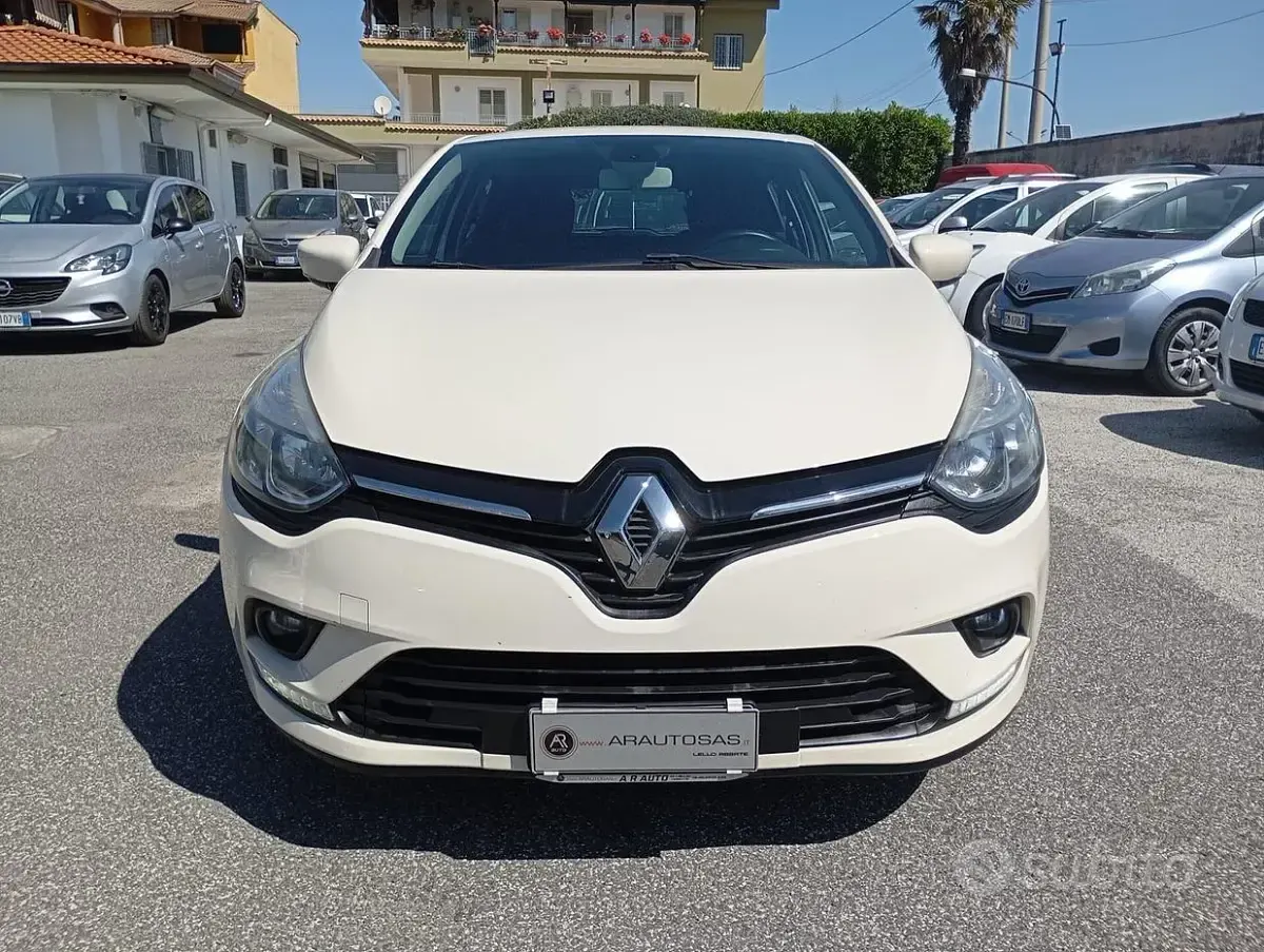 Usata Renault Clio IV 90 CV (66 kW) 2017 Beige Berlina