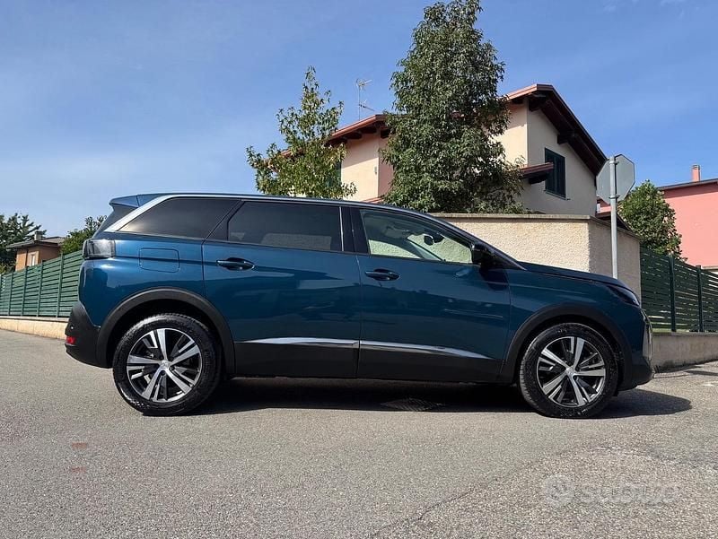 Usata Peugeot 5008 Allure 131 CV (96 kW) 2023 Blu SUV