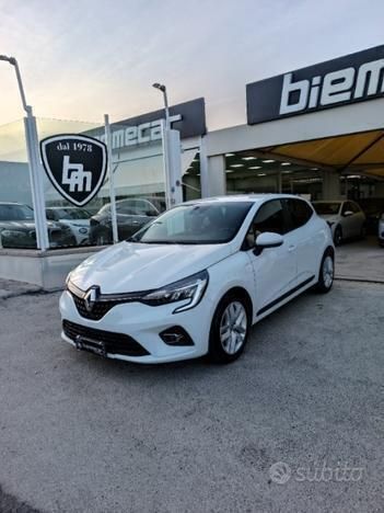 Usata Renault Clio V Intens 91 CV (66 kW) 2021 Bianco pastello Berlina