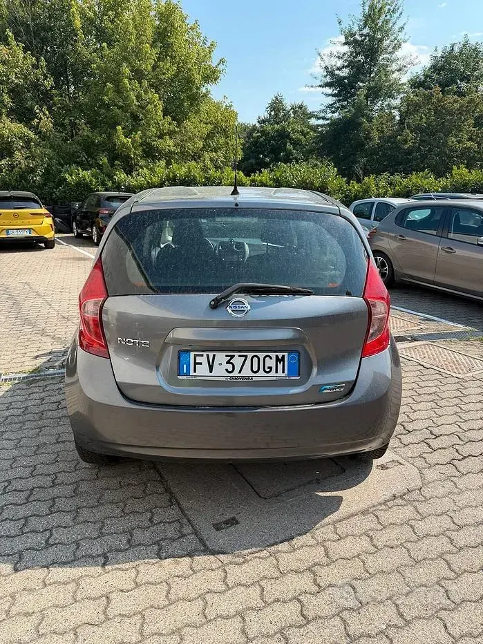Usata Nissan Note 90 CV (66 kW) 2013 Grigio Utilitaria