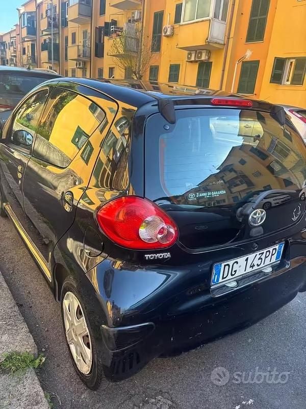 Begagnad Toyota Aygo 68 HK (50 kW) 2007 Svart Halvkombi