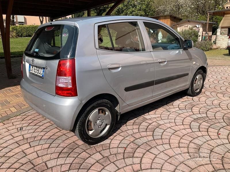 Usata Kia Picanto LX 65 CV (47 kW) 2004 Grigio Utilitaria