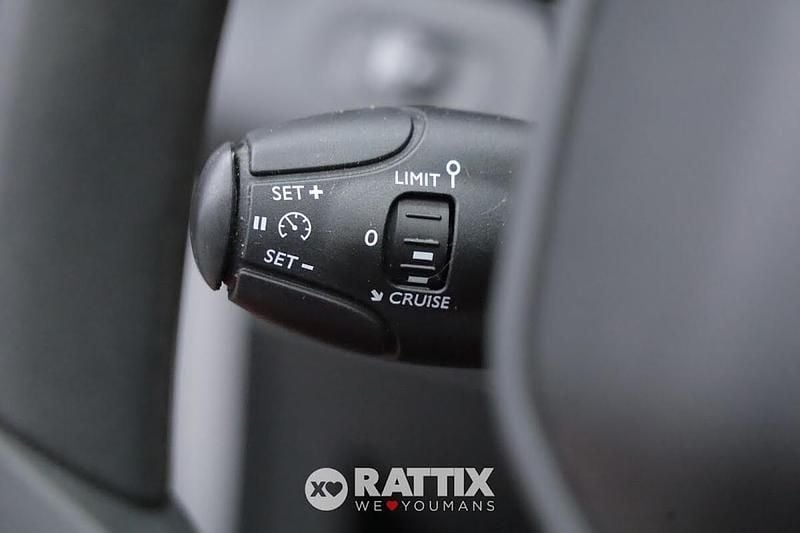 Usata Peugeot Partner Premium 131 CV (96 kW) 2022 Kaolin white Monovolume