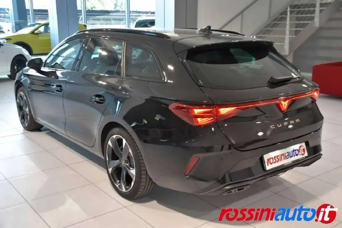 Usata Cupra Leon 150 CV (110 kW) 2025 Nero midnight Station wagon