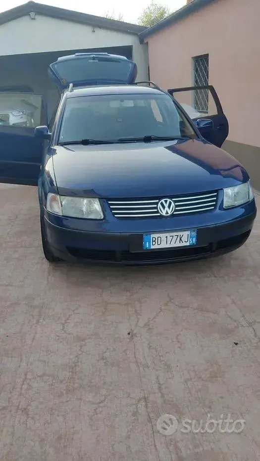 Usata VW Passat 110 CV (80 kW) 1999 Bluazzurro Station wagon