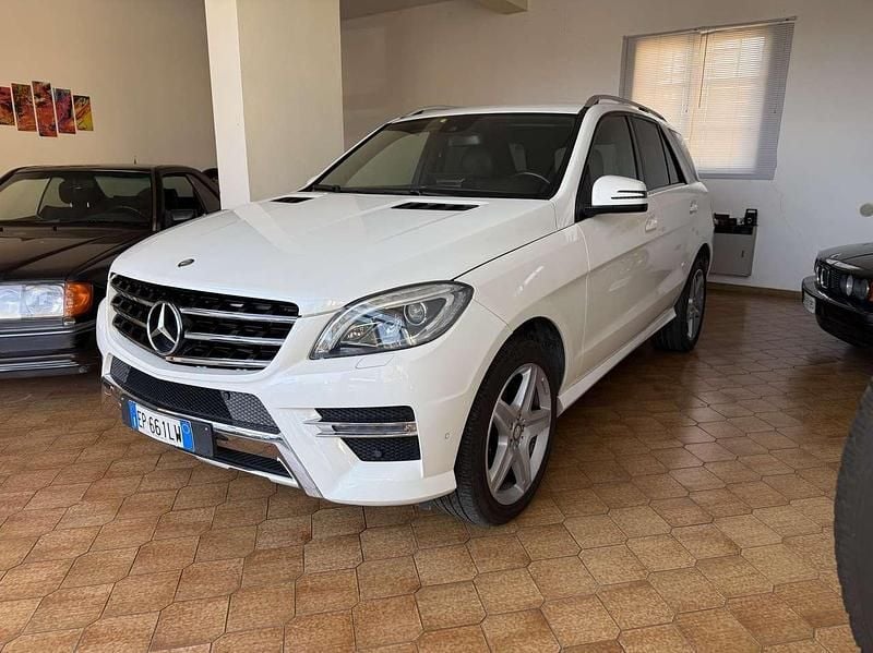 Bianco Usata 2013 Mercedes ML350 Premium SUV | 19.500 € (Buon prezzo) - Immagine 1/4
