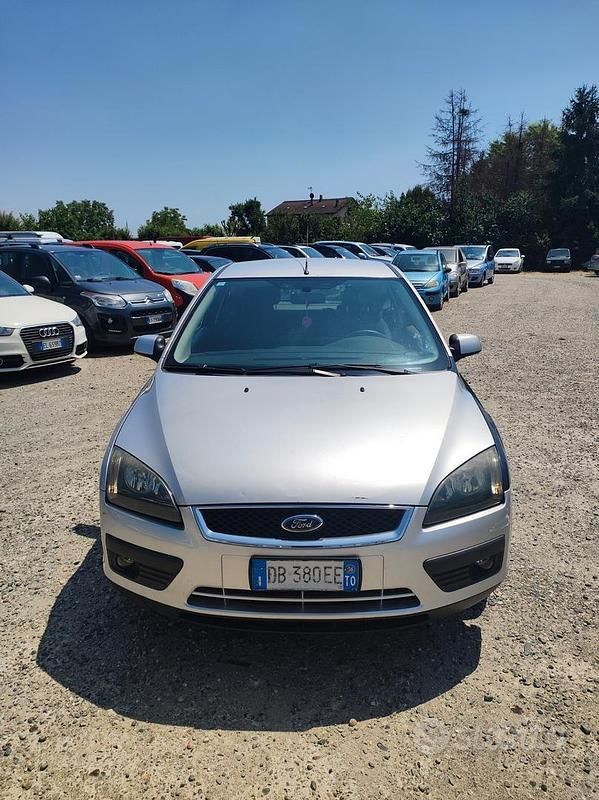 Occasion Ford Focus 90 ch (66 kW) 2006 Gris Coupé