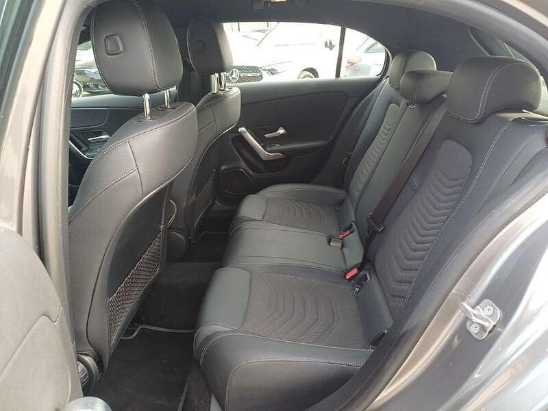 Usata Mercedes A180 Advanced 116 CV (85 kW) 2024 Grigio montagna Utilitaria