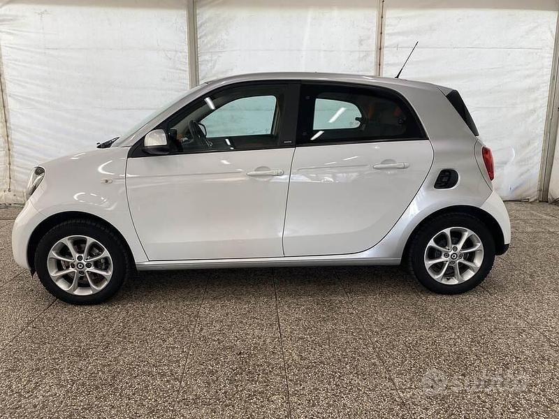 Usata Smart ForFour Passion 71 CV (52 kW) 2015 Bianco Utilitaria
