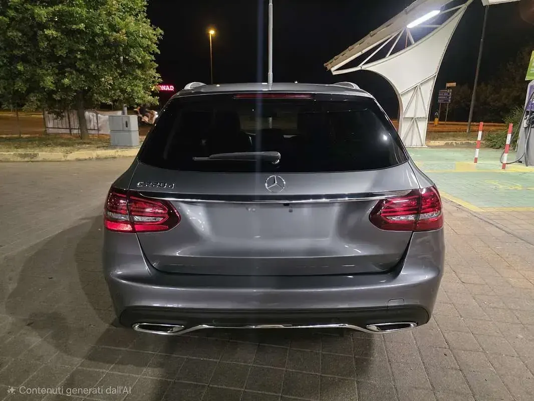 Usata Mercedes C220 Premium 194 CV (142 kW) 2020 Grigio Station wagon