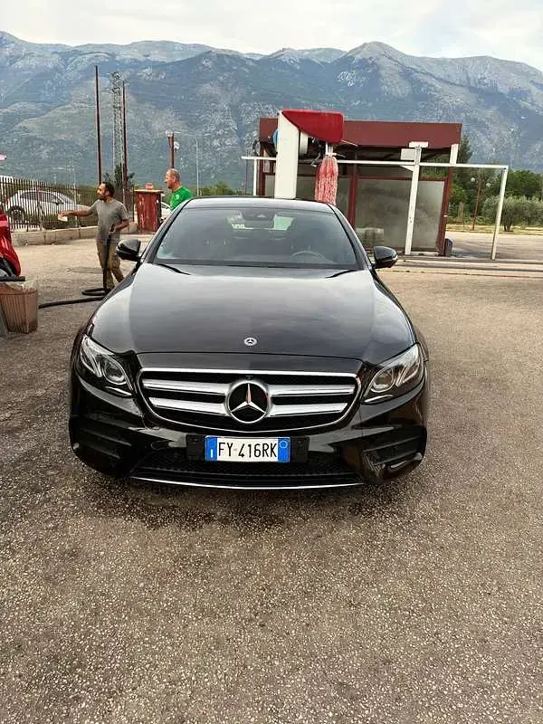Usata Mercedes E220 194 CV (142 kW) 2019 Nero Berlina