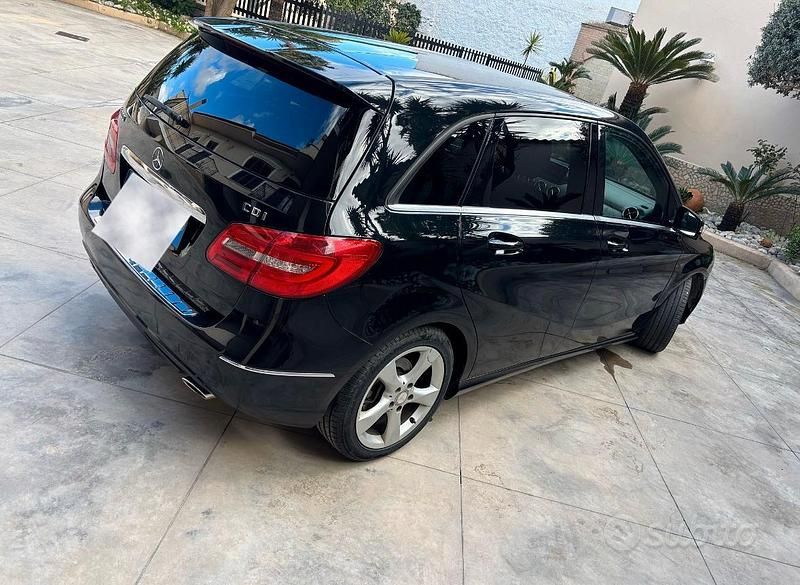 Usata Mercedes B200 2012 Nero Monovolume