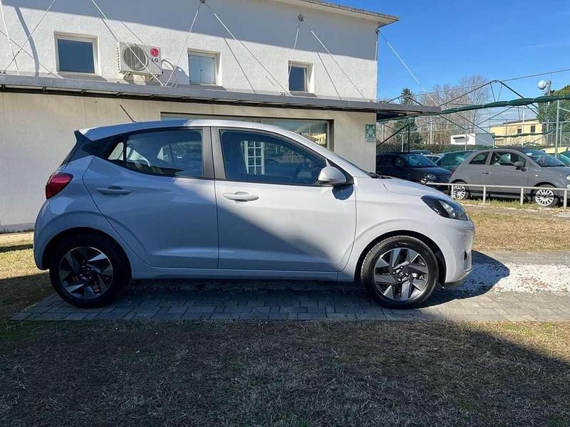 Nuova Hyundai i10 63 CV (46 kW) 2025 Lumen gray pearl Utilitaria