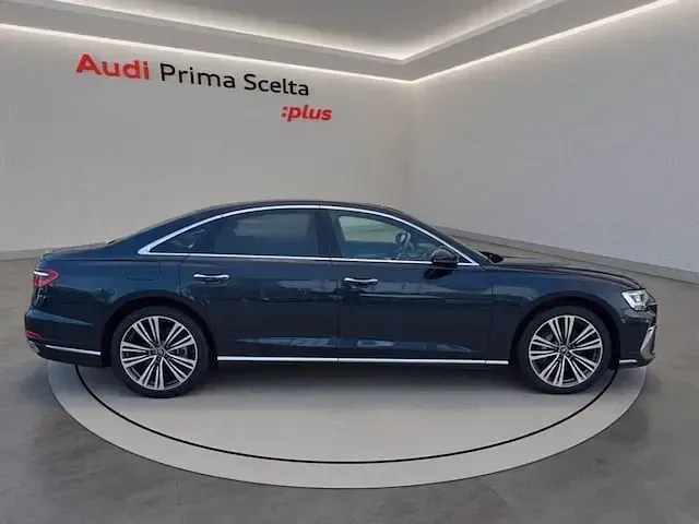 Nuova Audi A8 Comfort 286 CV (210 kW) 2025 Blu firmamento metallizzato Berlina