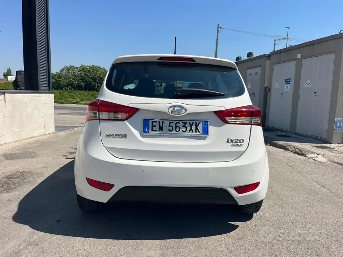 Usata Hyundai ix20 Comfort 90 CV (66 kW) 2014 Bianco Utilitaria
