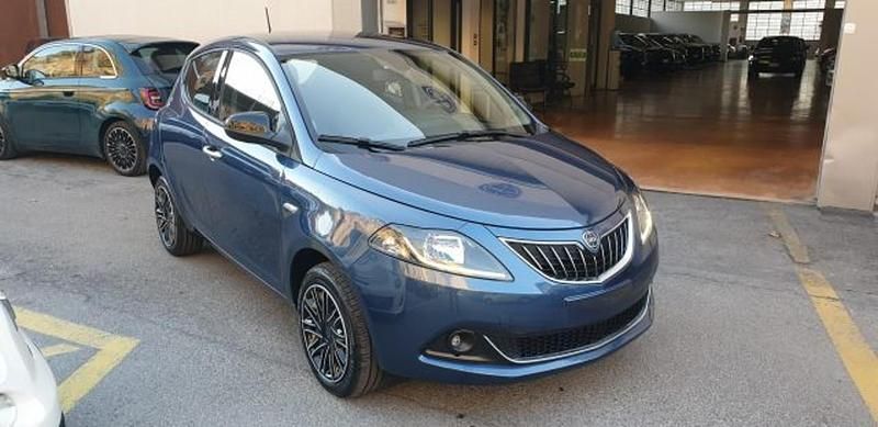 Usata Lancia Ypsilon Gold 69 CV (50 kW) 2023 Blu Utilitaria