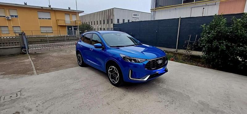 Usata Ford Kuga ST-Line X 243 CV (178 kW) 2024 Blu/azzurro SUV
