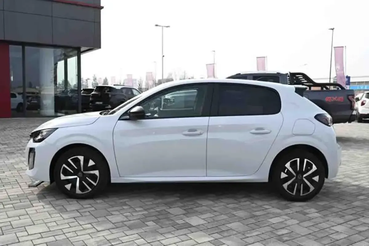 Nuova Peugeot 208 Business-Line 101 CV (74 kW) 2026 Bianco Utilitaria
