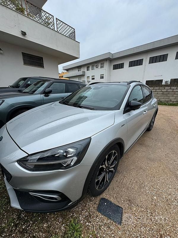 Usata Ford Focus Active 120 CV (88 kW) 2020 Grigio Utilitaria