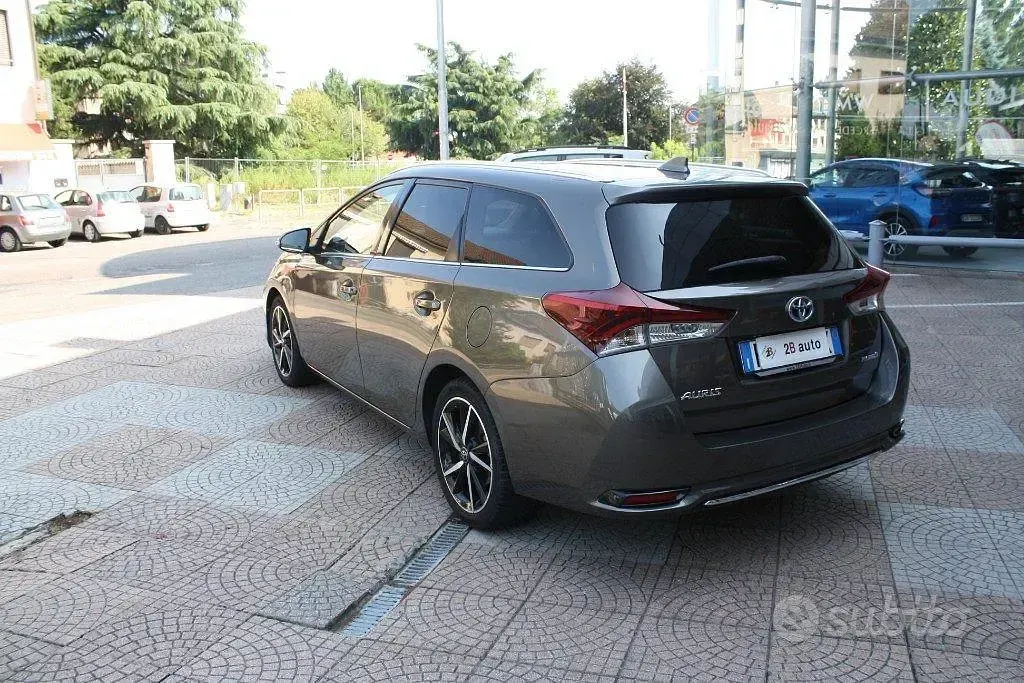 Usata Toyota Auris Touring Sports Lounge 99 CV (72 kW) 2017 Bronzo Station wagon