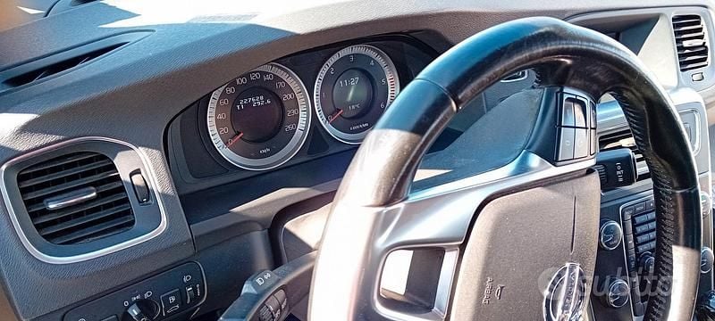 Usata Volvo V60 163 CV (119 kW) 2012 Bianco Station wagon