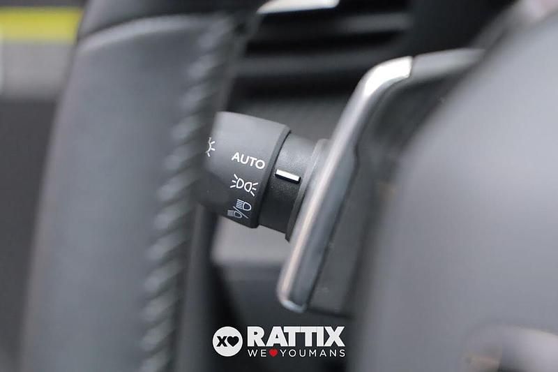 Usata Peugeot 208 Allure 101 CV (74 kW) 2025 Grigio Utilitaria