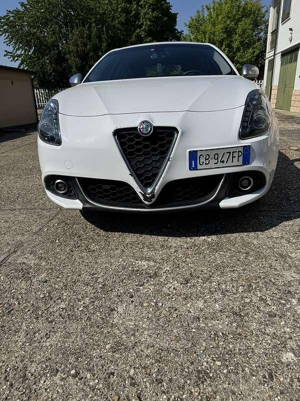 Second-hand Alfa Romeo Giulietta Super 120 CP (88 kW) 2020 Hatchback