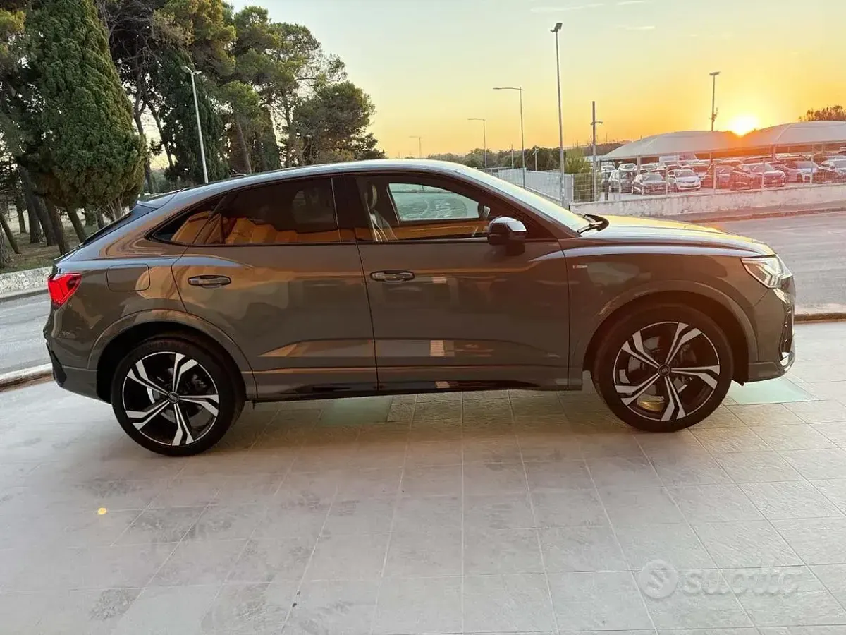 Usata Audi Q3 Sportback S-line plus 200 CV (147 kW) 2023 Grigio SUV