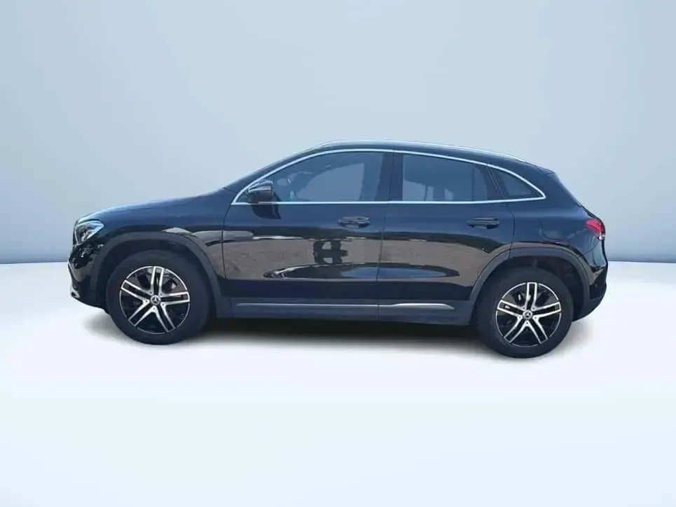 Usata Mercedes GLA200 150 CV (110 kW) 2023 Nero SUV