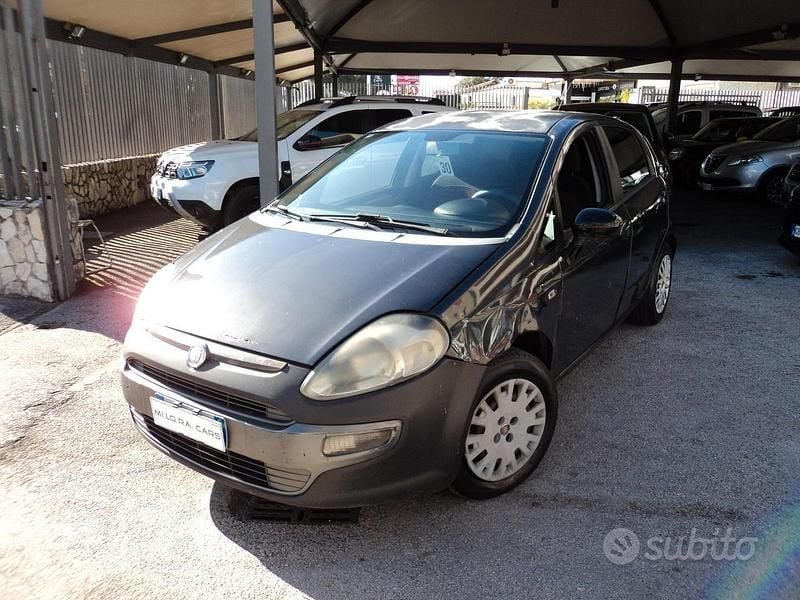 Usata Fiat Punto Active 69 CV (50 kW) 2010 Grigio Utilitaria