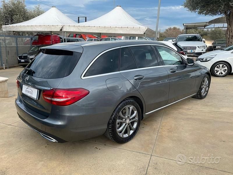 Usata Mercedes C200 135 CV (99 kW) 2018 Grigio Station wagon
