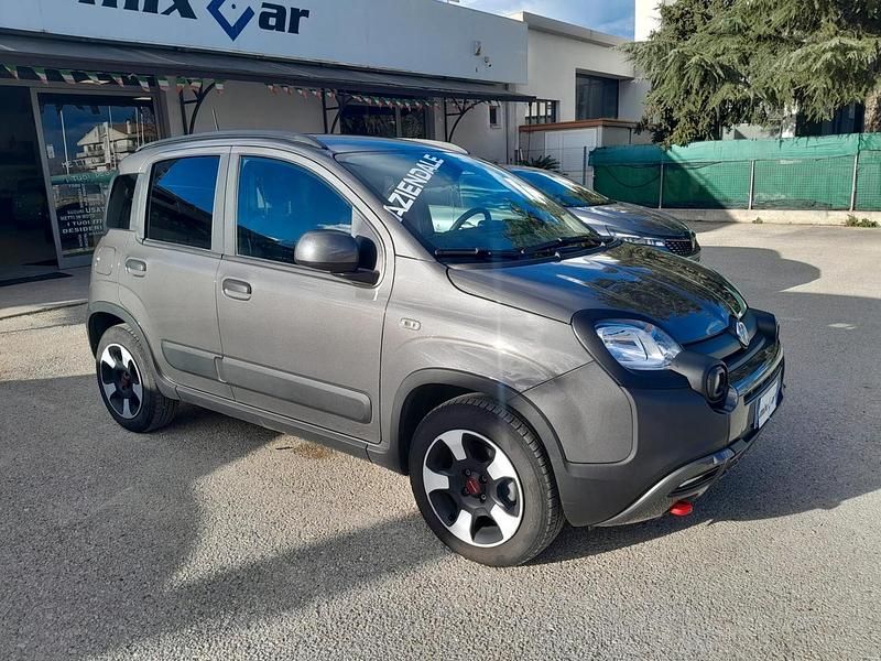 Usata Fiat Panda Cross Cross 70 CV (51 kW) 2023 Grigio Utilitaria