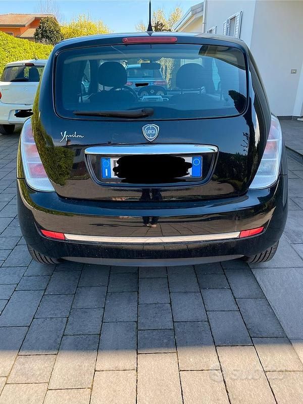 Usata Lancia Ypsilon 69 CV (50 kW) 2010 Nero Utilitaria
