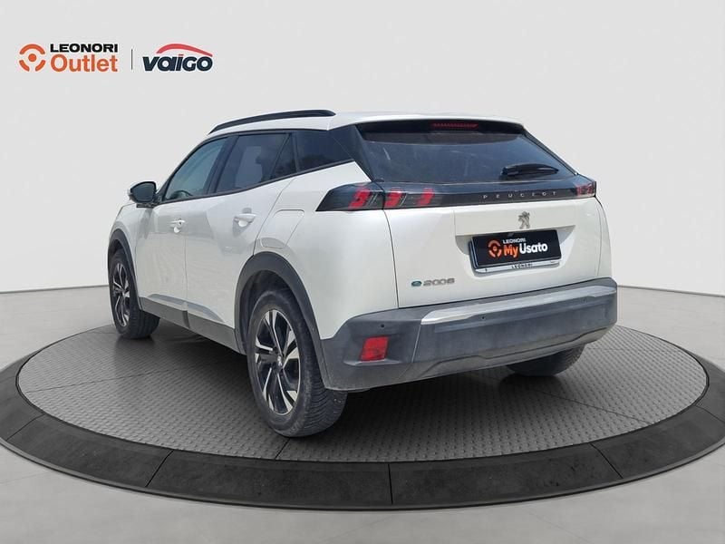 Begagnad Peugeot e-2008 Allure 100 kW (136 HK) 2022 Vit SUV