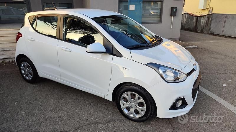 Używany Hyundai i10 Comfort 69 KM (50 kW) 2016 Biały Hatchback