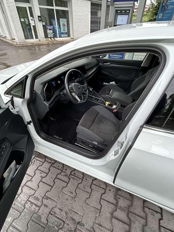 Usata VW Golf VIII Style 131 CV (96 kW) 2020 Berlina