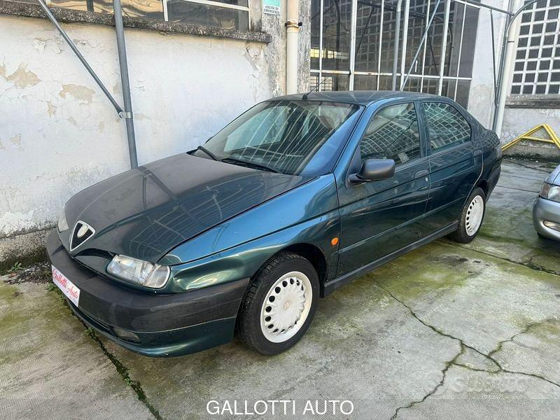 Usato 1997 Alfa Romeo 146 1.4 Benzin 103 CV (2.990 €)